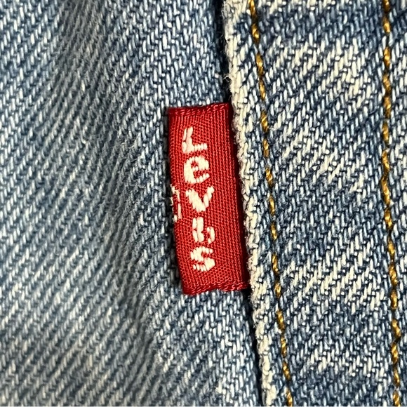 Women’s Levi’s 501 Original Button Fly Distressed Jeans Size 30‎ X 26 Light Wash - Picture 12 of 14